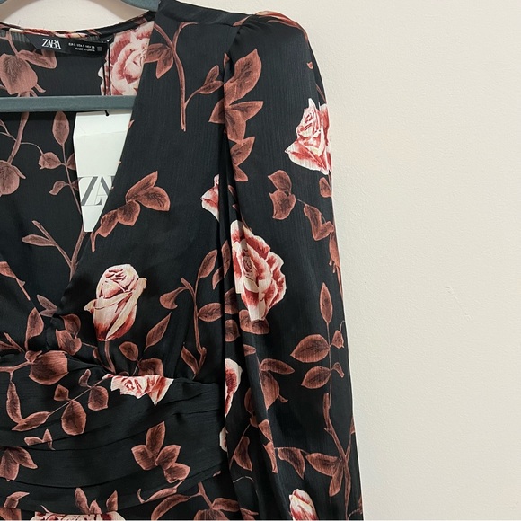Rose printed Chiffon blouse in black with pink roses in a size US S- Zara - Picture 2 of 9